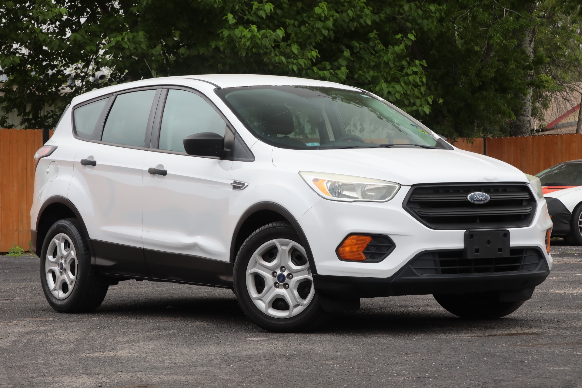 photo of 2017 FORD ESCAPE SUV 4-DR